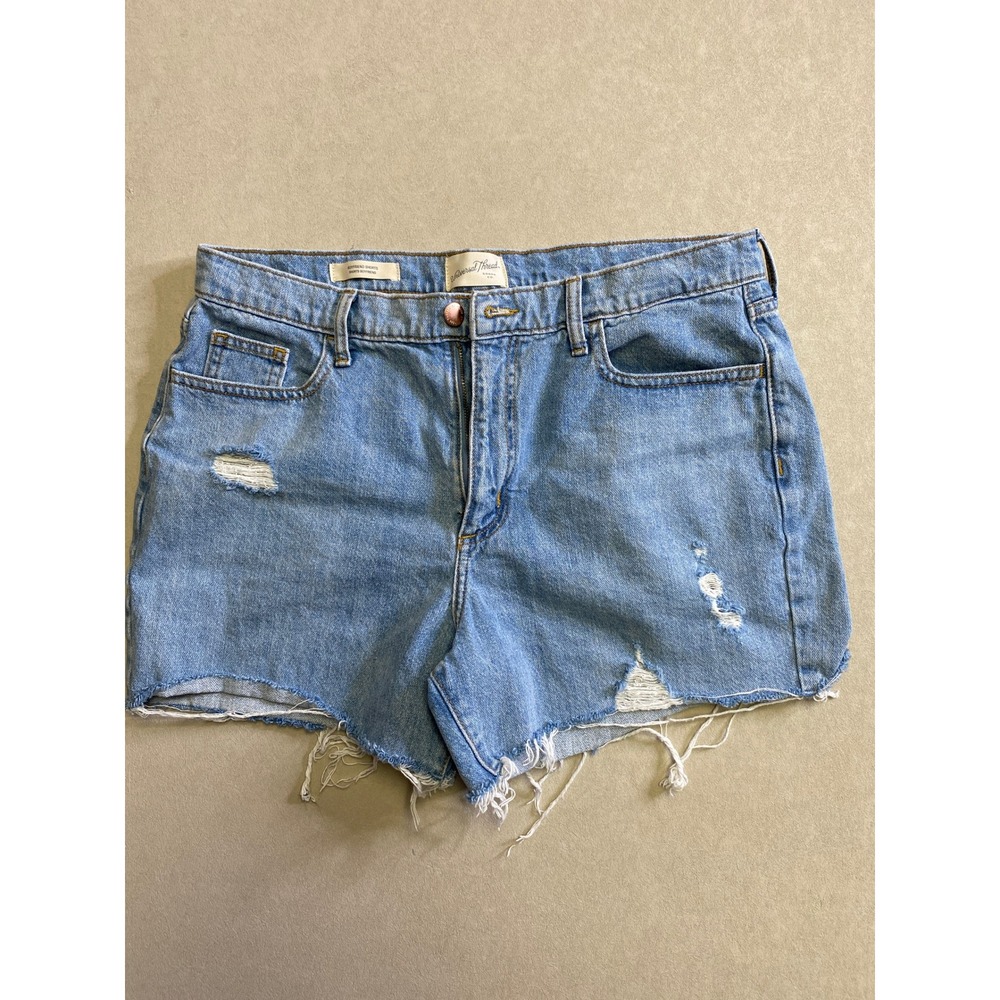 Universal Thread Womens Boyfriend Denim Shorts Light Wash Distressed Blue 10